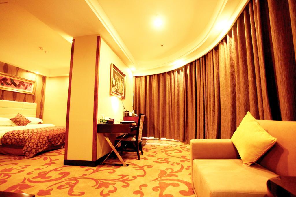 Ramada Linyi North Hotel Exterior photo