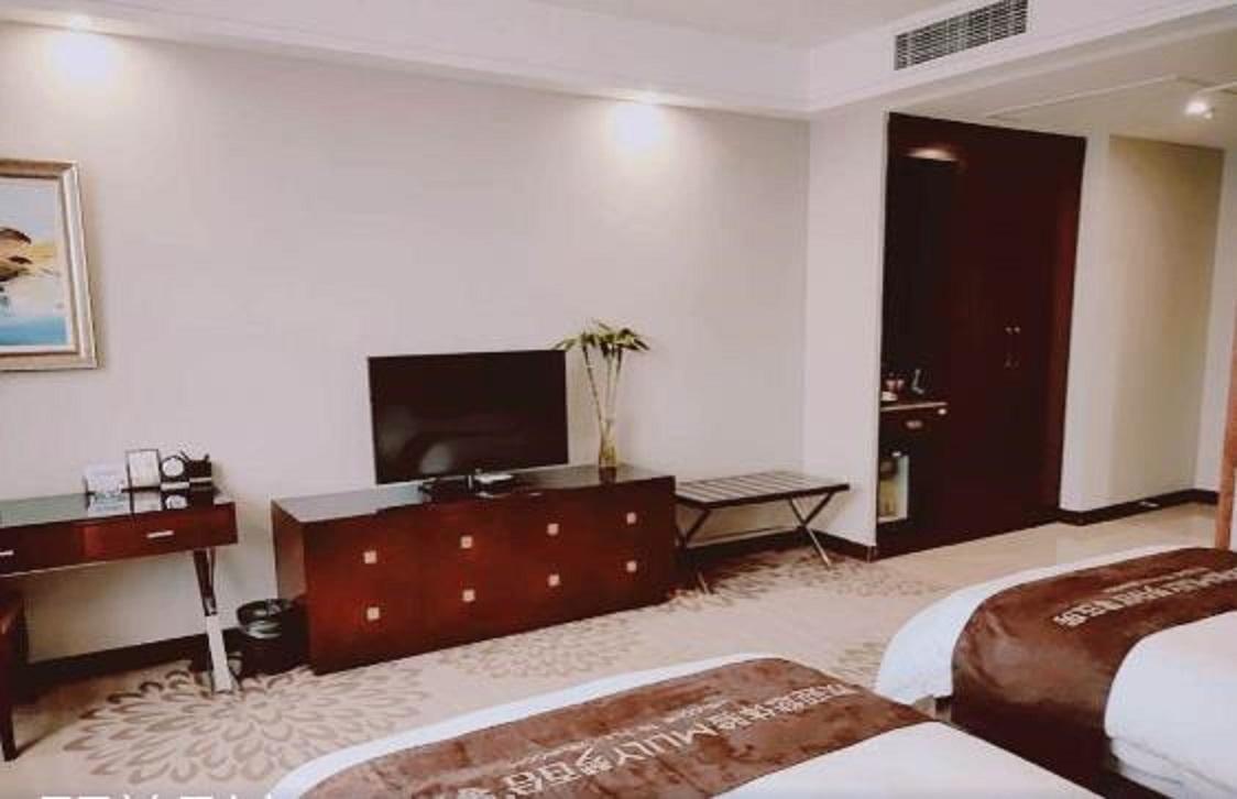 Ramada Linyi North Hotel Exterior photo