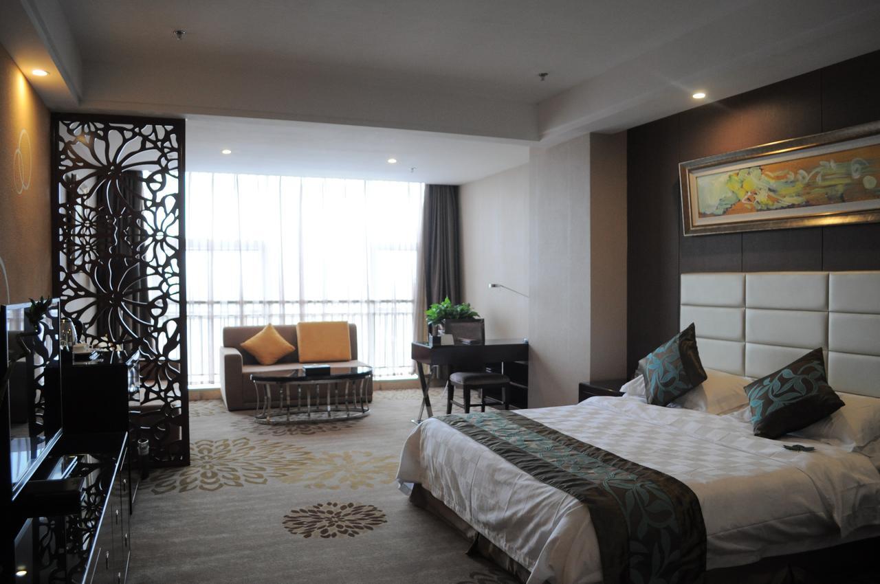 Ramada Linyi North Hotel Exterior photo