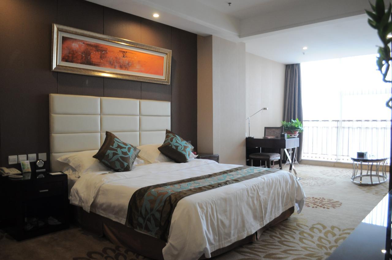 Ramada Linyi North Hotel Exterior photo